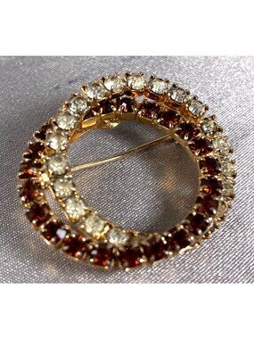 Vintage Red Clear Rhinestone Circle Brooch Prong Set Gold Tone 1.25"